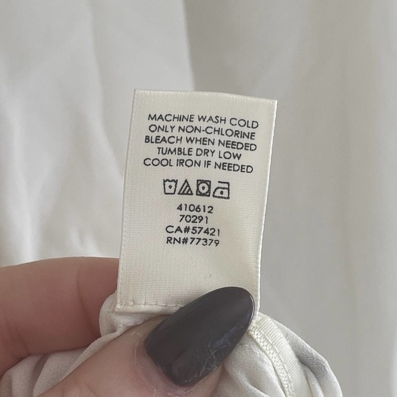 Ann Taylor Scalloped Cutout Tee in Winter White Size Small - Picture 7 of 10